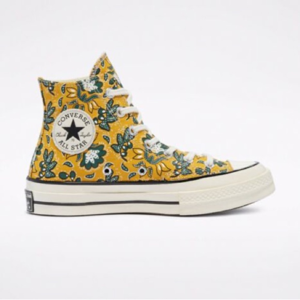 *BRAND NEW* Limited edition Paisley Converse All Stars!
